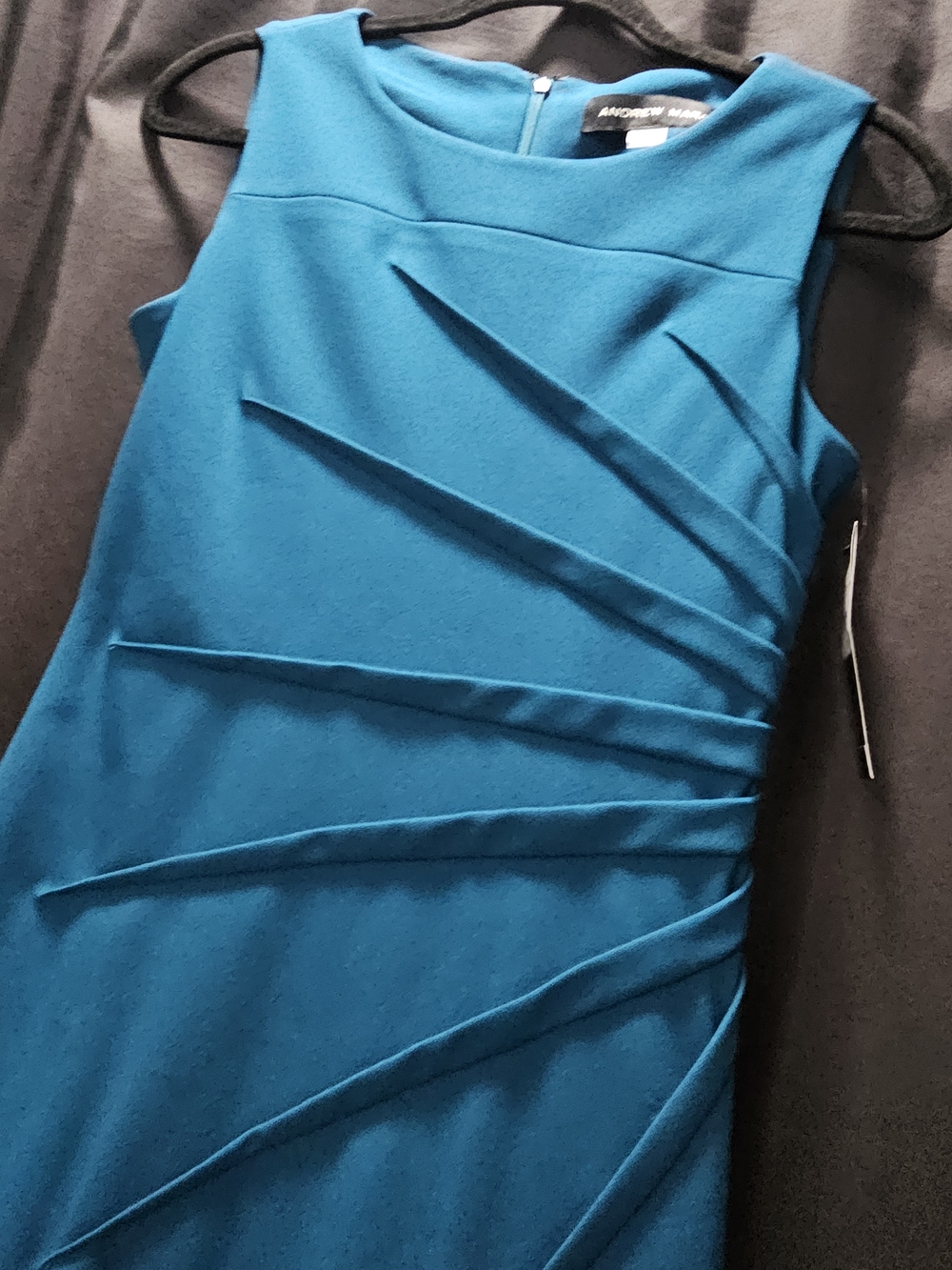 Andrew Marc NWTs Sleeveless Midi Size 4. Fitted Dress w/Diagonal Pleats